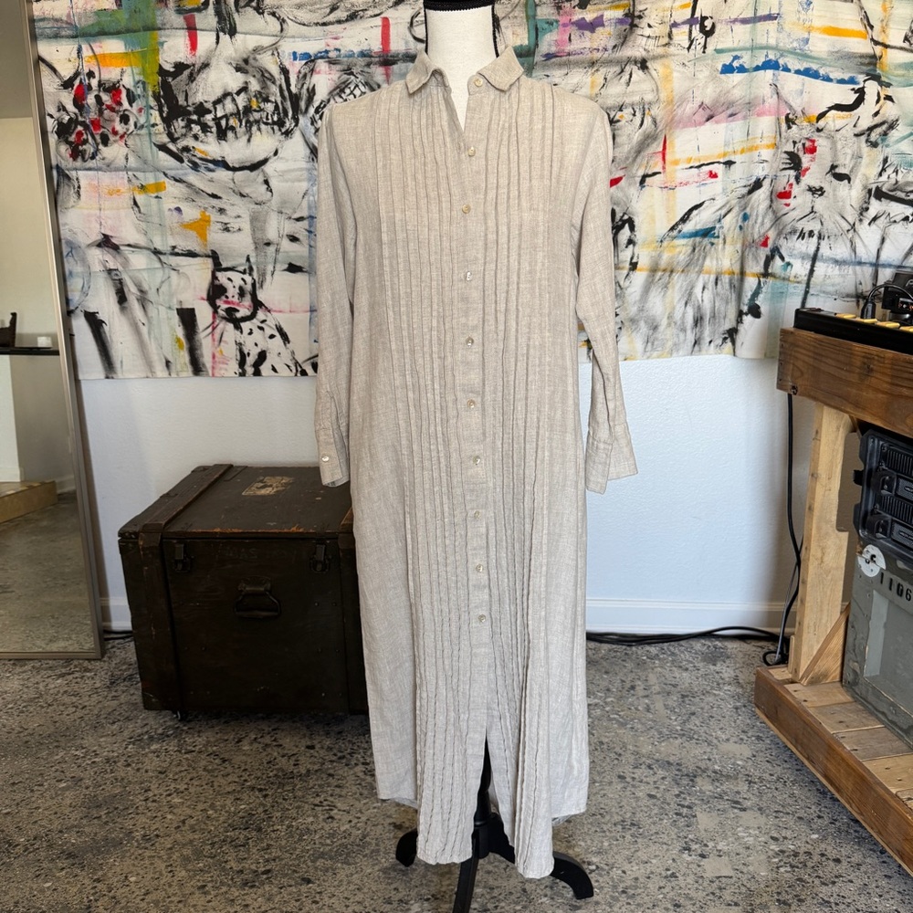 NWT Lanhtropy 100% Linen Shirt Dress with Pockets
Elegant Beige Button-Down Maxi